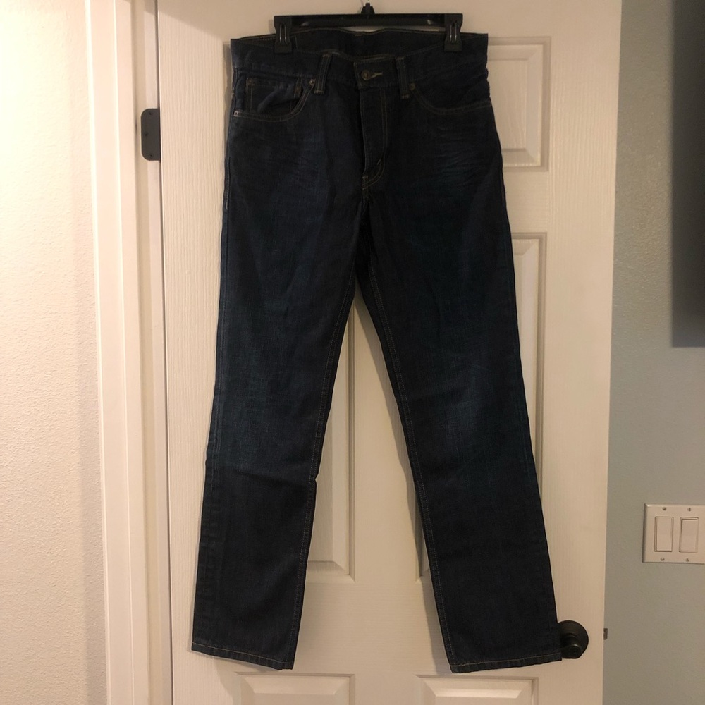 Men’s Levi blue jeans